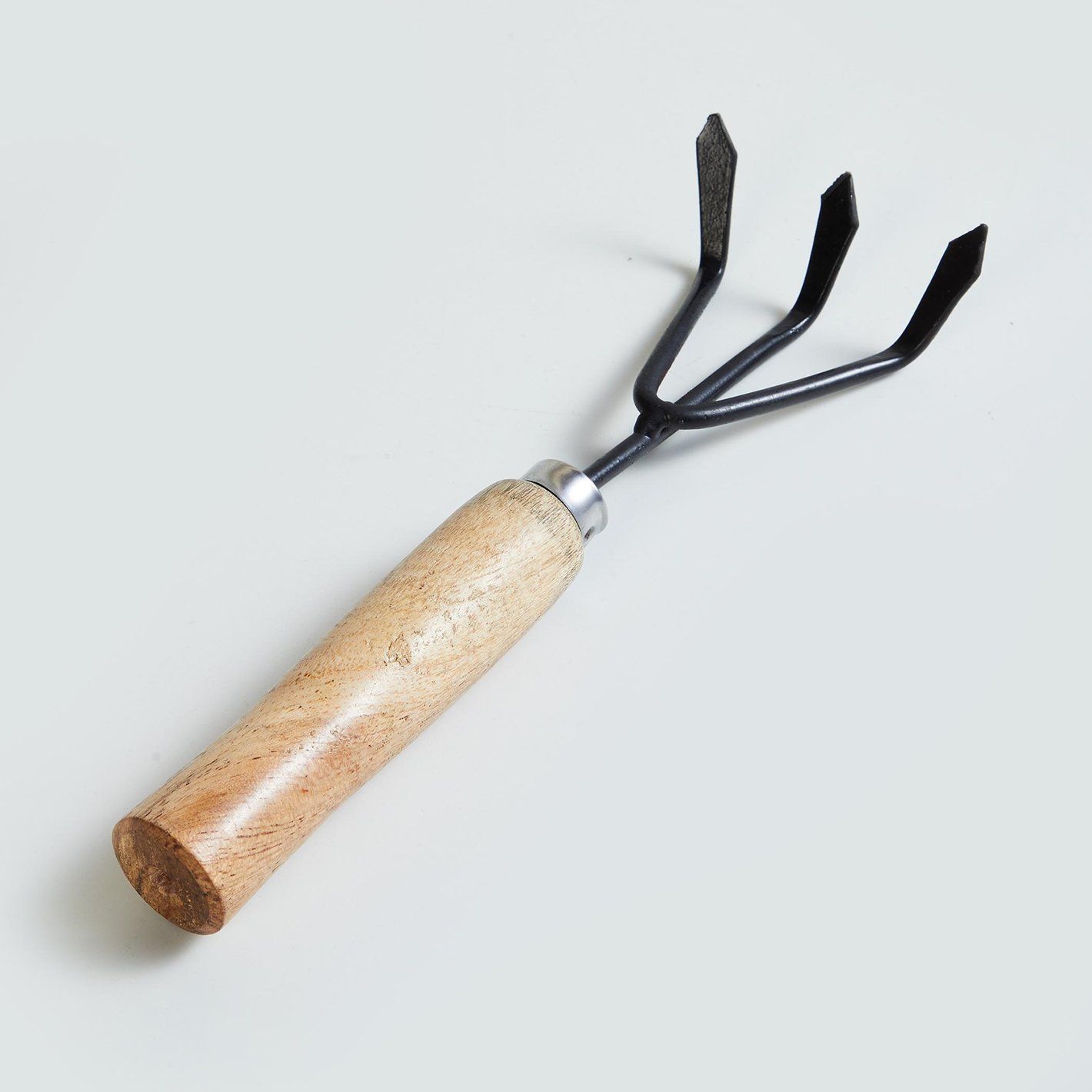 Garden Cultivator- Hand Tool for Cultivating The Soil and Weeding